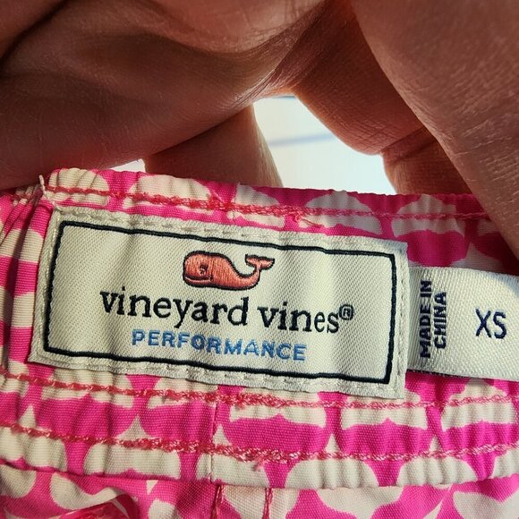 Vineyard Vines Women's Whale Tail Print Performance Shorts Neon Pink Nylon Short - Picture 7 of 12